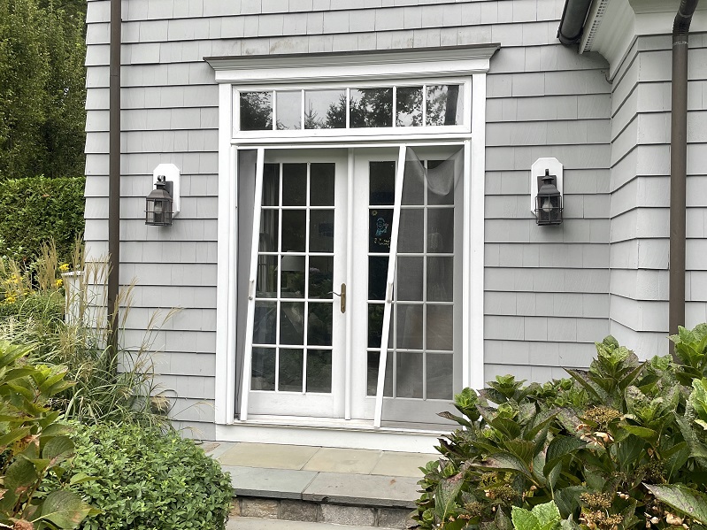 Tthe screens on this door were falling off 